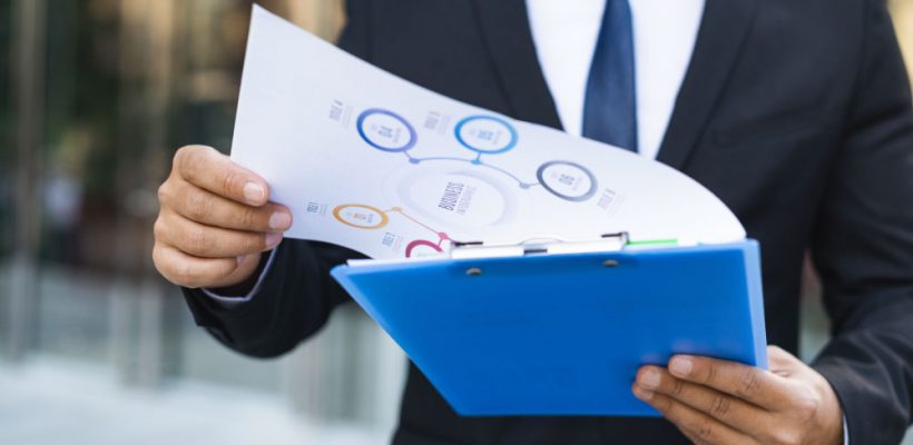 Conoce cómo están cambiando las reglas del juego en los negocios. Análisis de las tendencias en administración de empresas de diversos sectores.